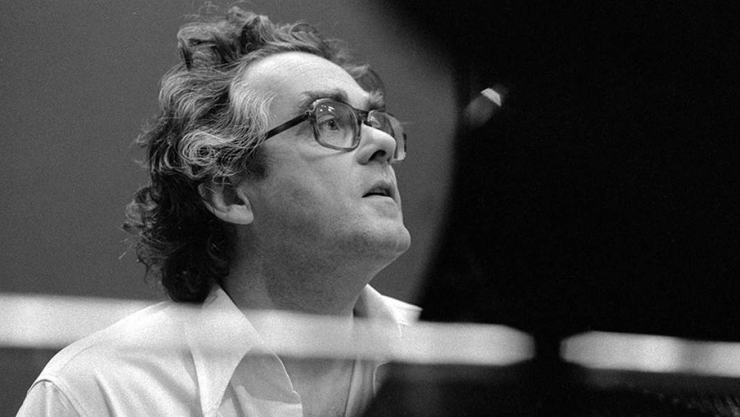 Мишель Легран во время записи в студии. Лондон. 17 февраля 1975 года