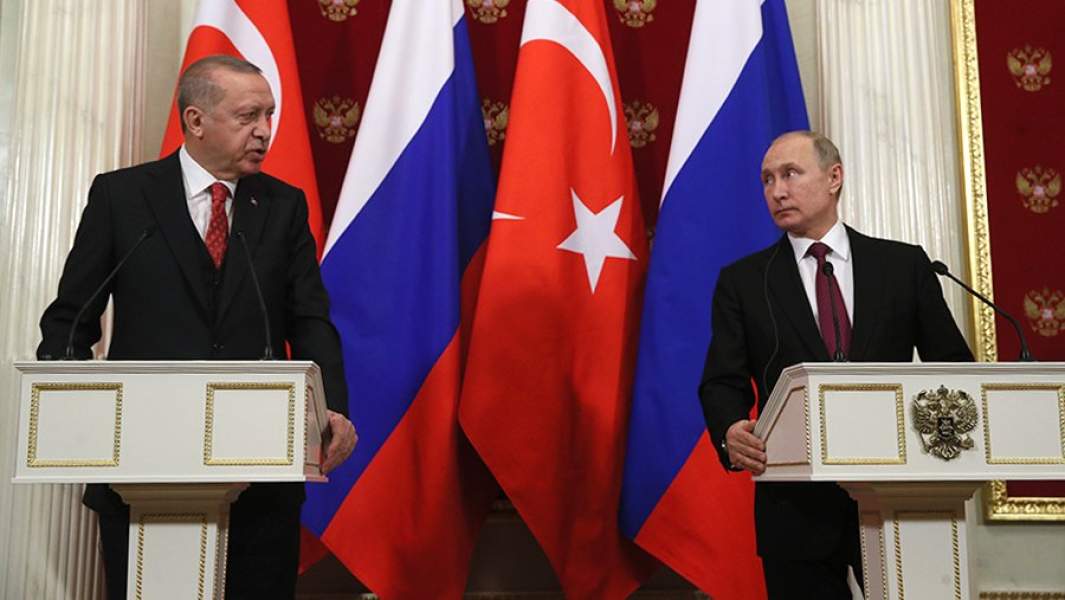 Президент Турции Реджеп Тайип Эрдоган и президент РФ Владимир Путин во время совместной пресс-конференции по итогам российско-турецких переговоров в Кремле