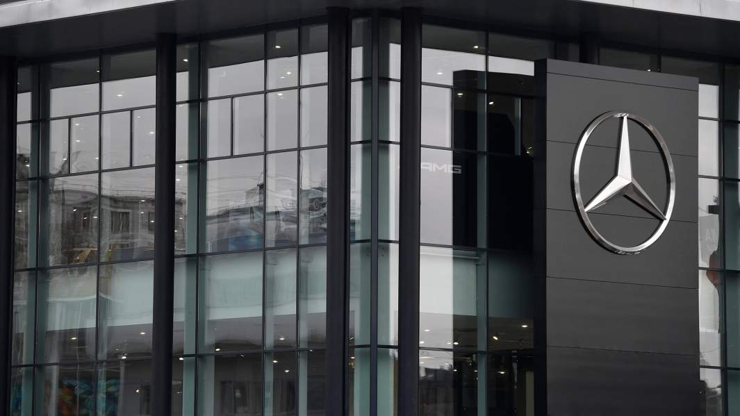 Автосалон по продаже автомобилей марки Mercedes-Benz в Москве