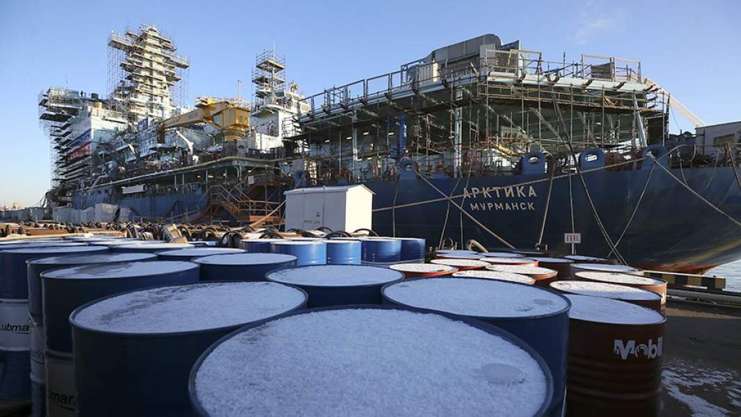 Строящийся атомный ледокол «Арктика» во время швартованных испытаний у достроечной набережной «Балтийского завода» в Санкт-Петербурге