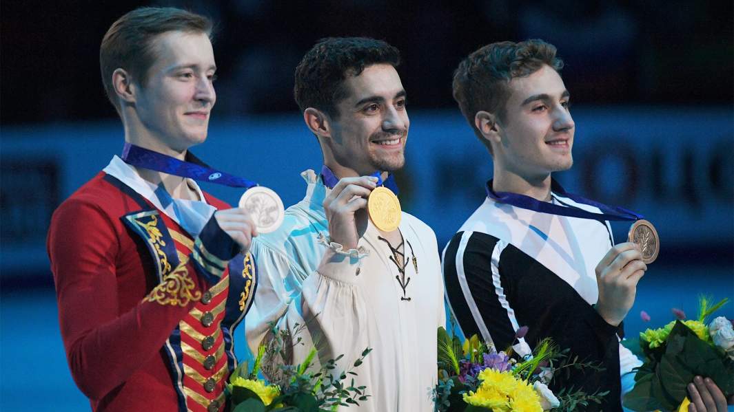 Призеры соревнований в произвольной программе мужского одиночного катания на чемпионате Европы по фигурному катанию в Минске: Александр Самарин (Россия) - серебряная медаль, Хавьер Фернандес (Испания) - золотая медаль, Маттео Риццо (Италия) - бронзовая медаль