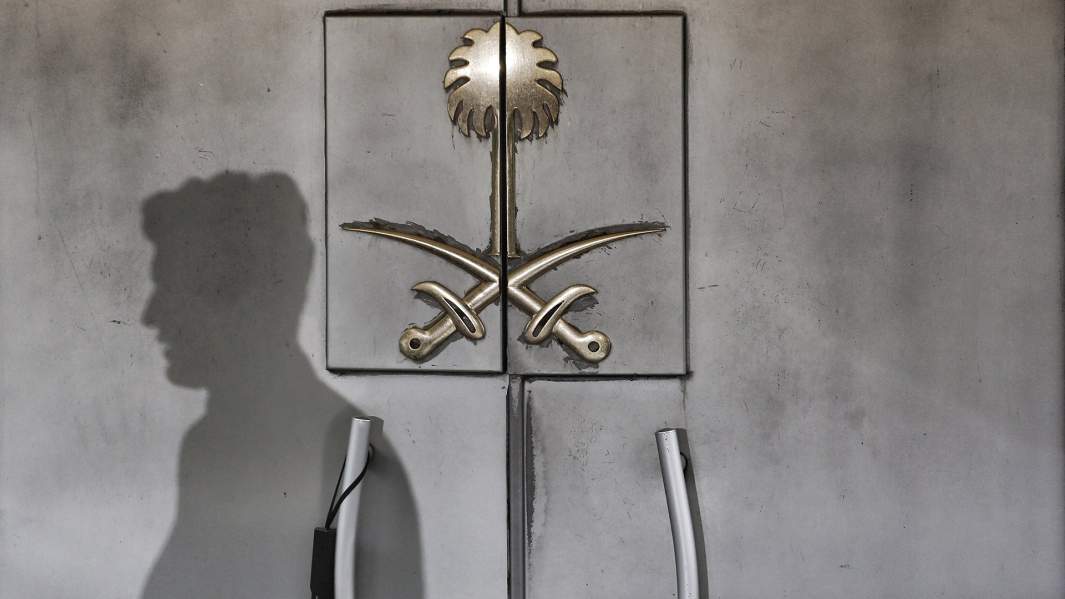 Двери консульства Саудовской Аравии в Стамбуле