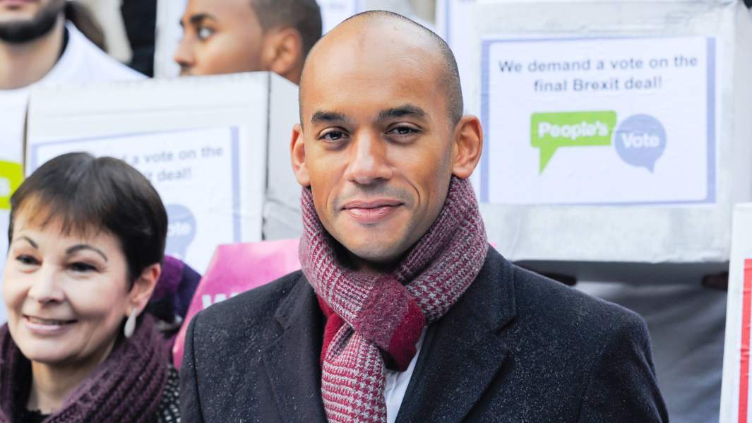 Чука Умунна – британский политик, бывший член Лейбористской партии. В 2019 году подал в отставку и сформировал «Независимую группу» вместе с шестью другими депутатами