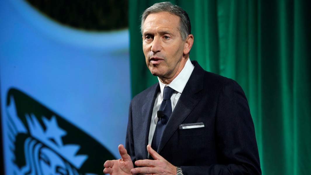 Выступление председателя и главного исполнительного директора Starbucks Говарда Шульца в День инвестора в Манхэттене, Нью-Йорк