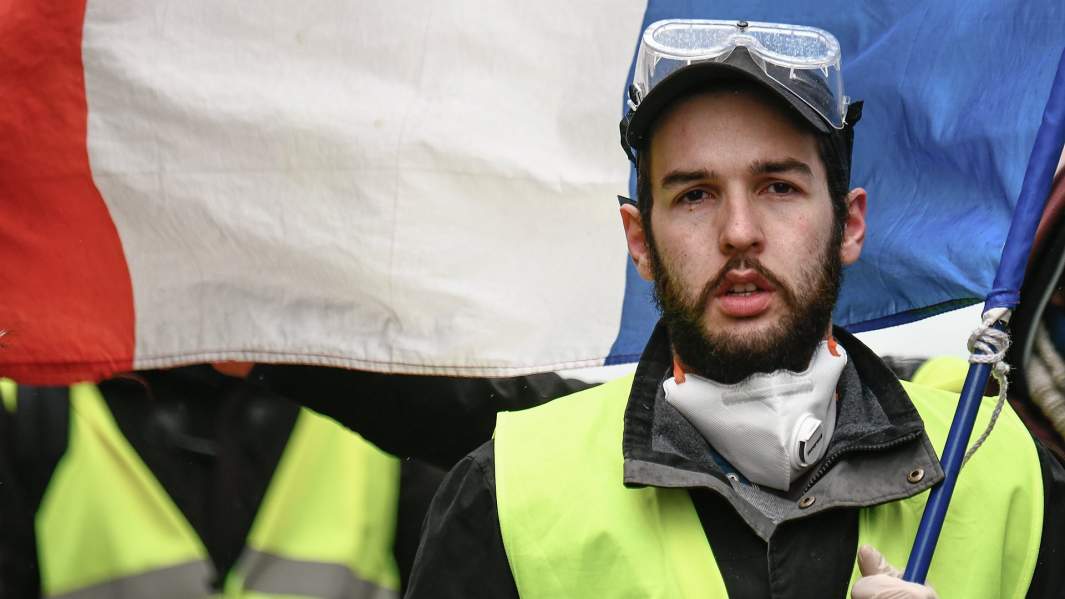 протестующие желтые жилеты