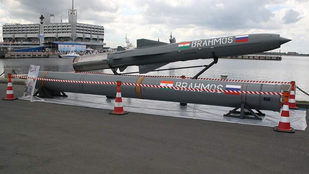 Противокорабельная ракета «БраМос» на международном военно-морском салоне