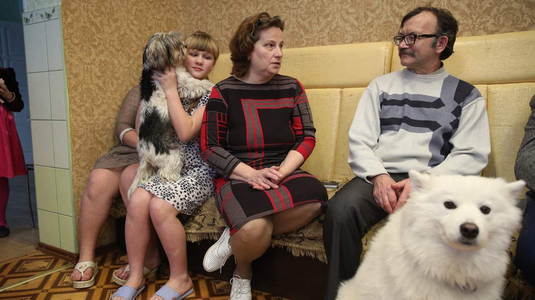 Профессиональные родители будут воспитывать детей по временному договору, но при этом не смогут выбрать ребенка