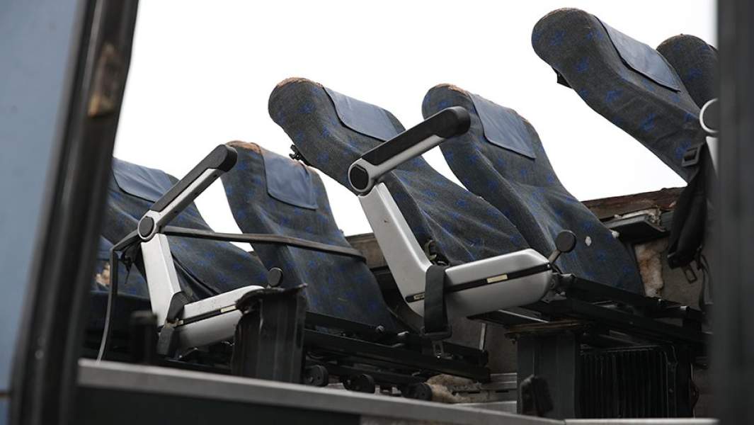 Салон пассажирского автобуса, перевернувшегося на автомобильной дороге в Бабынинском районе Калужской области