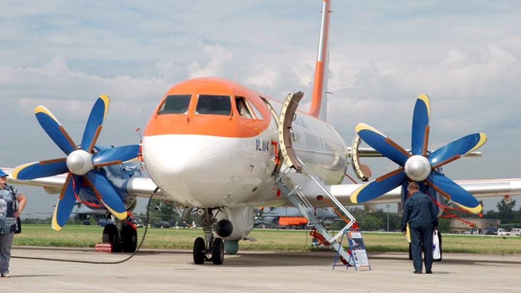 Пассажирский самолет Ил-114