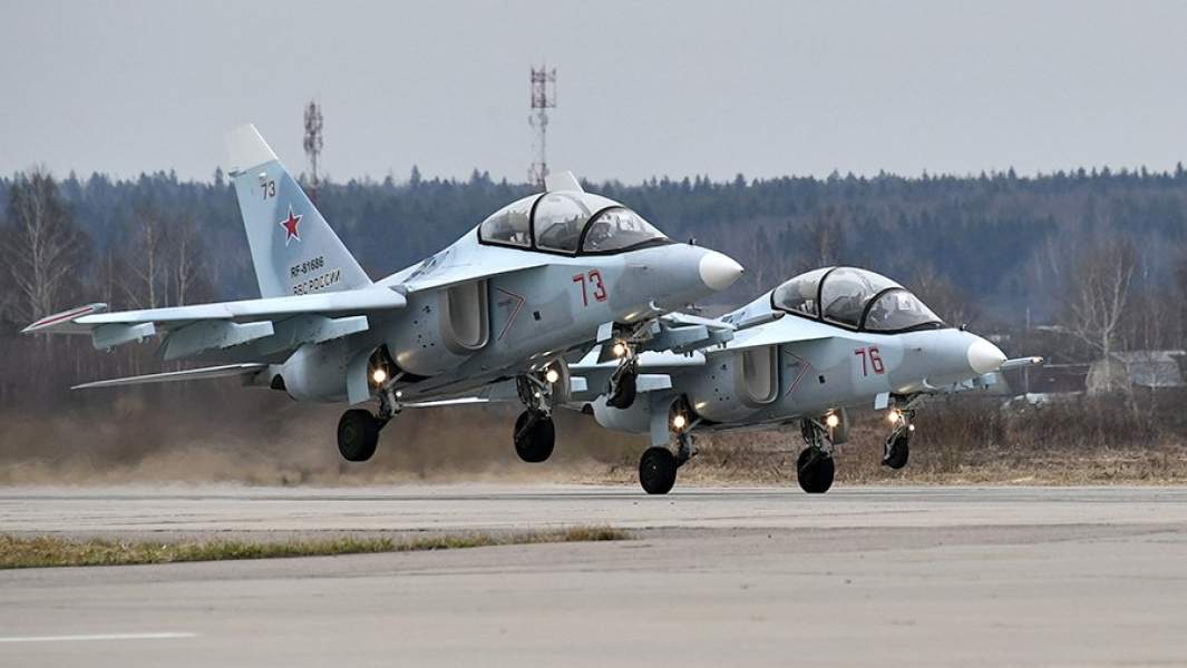 Учебно-тренировочные самолеты Як-130 ВВС России