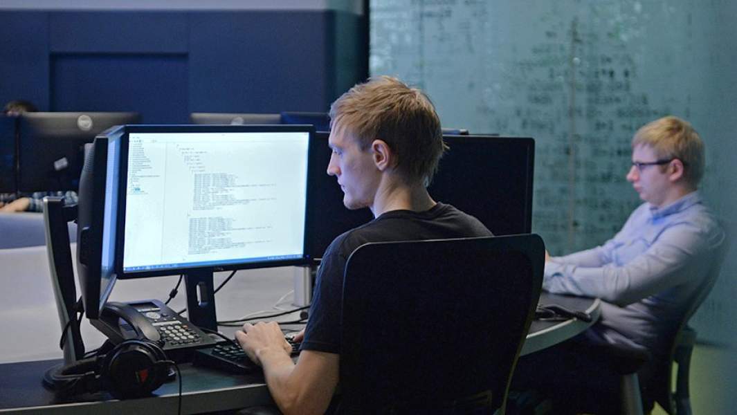 Сотрудники в офисе компании «Лаборатория Касперского» в Москве