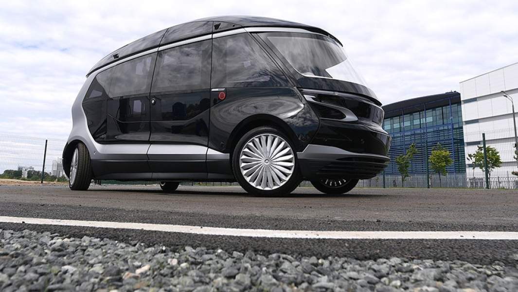 Тест-драйв прототипа беспилотного электробуса «Шатл», представленного российским производителем грузовых автомобилей «КамАЗ»