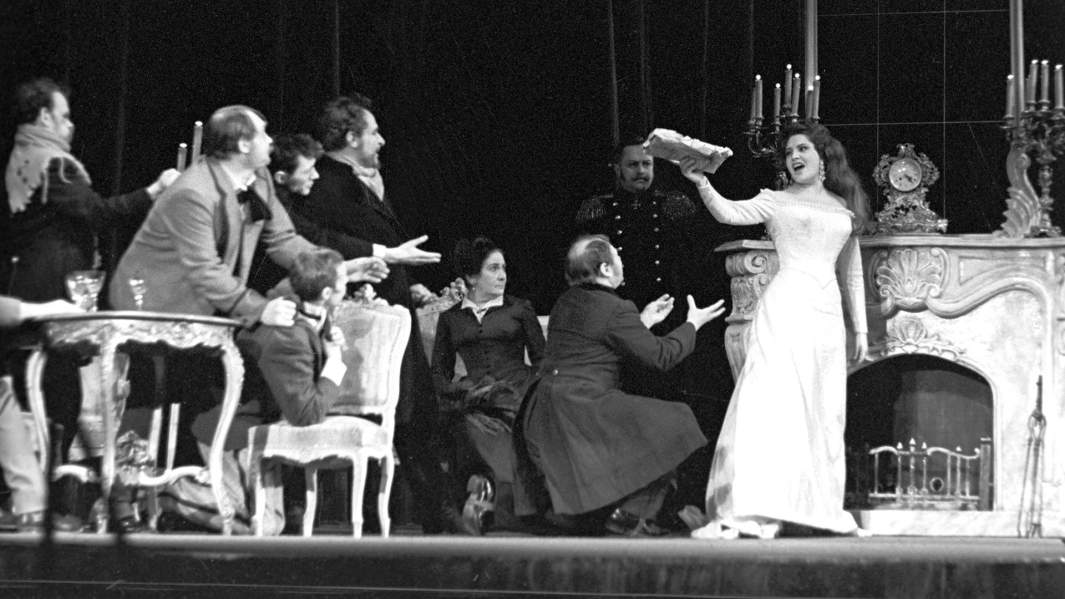 Сцена из спектакля «Идиот»