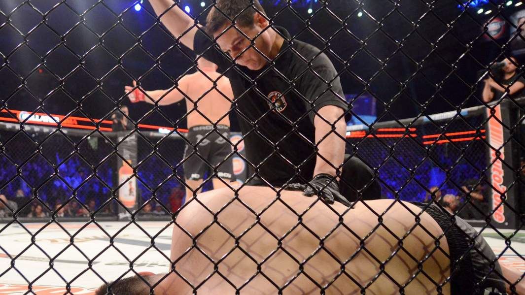 Сергей Харитонов апперкотом отправил в нокаут Чейза Гормли на Bellator 175, 2017 год