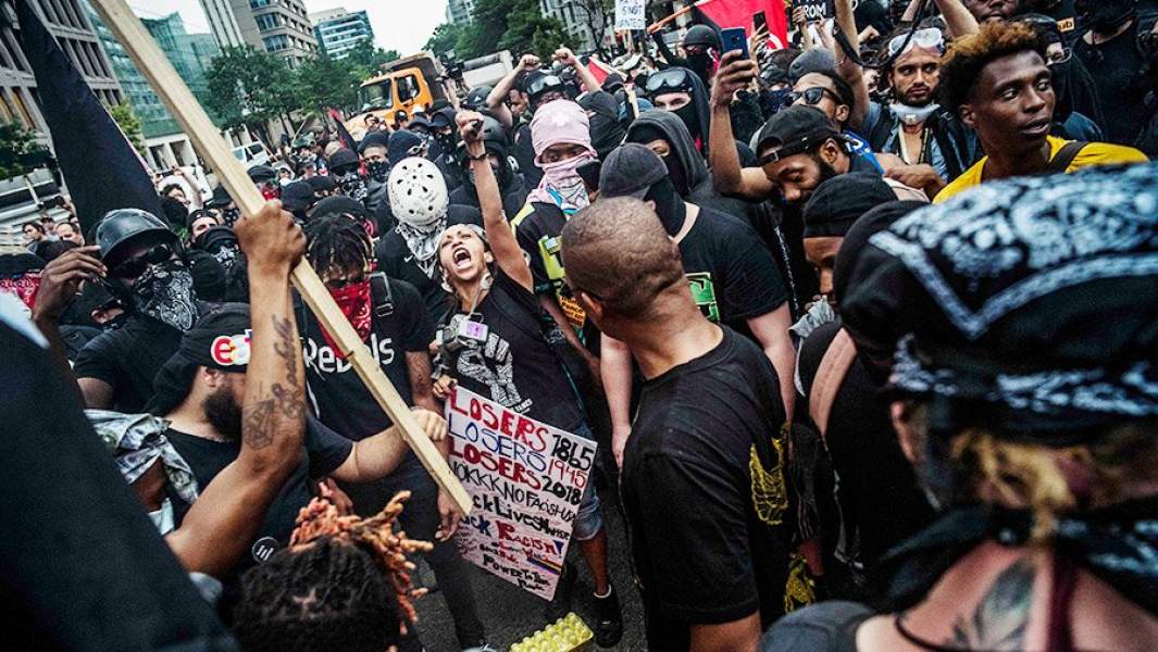 Массовые акции сторонников и противников расового неравноправия, приуроченные к годовщине событий в Шарлотсвилле