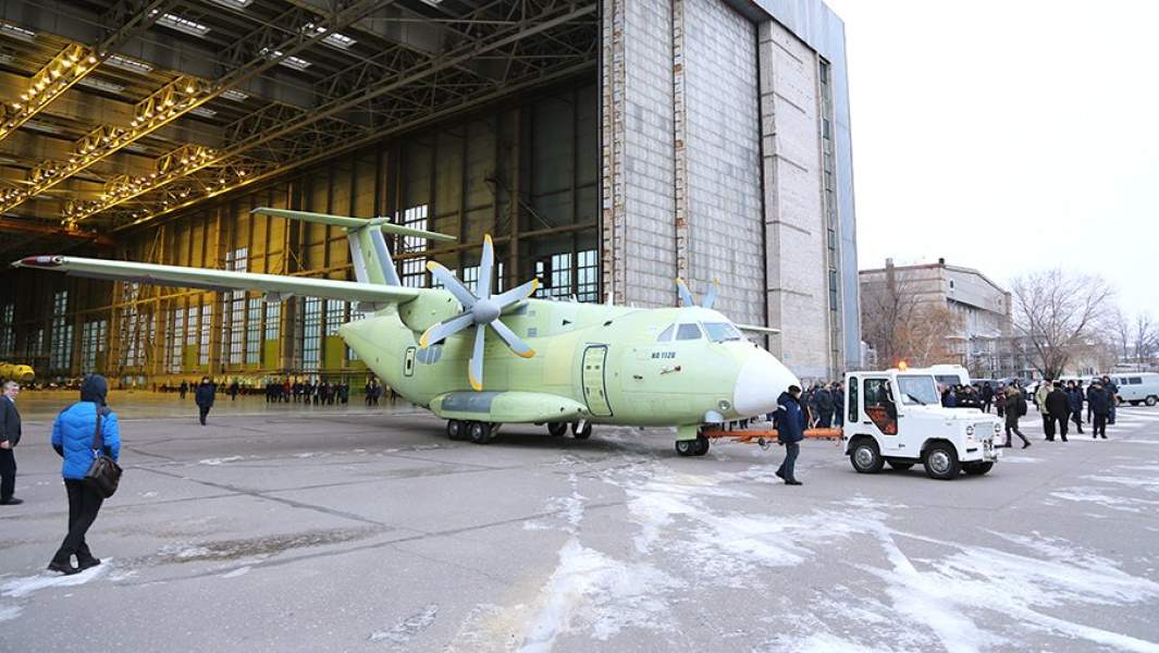 Выкатка первого летного образца военно-транспортного самолета Ил-112В на воронежском авиастроительном предприятии ПАО «ВАСО». 27 ноября 2018 года