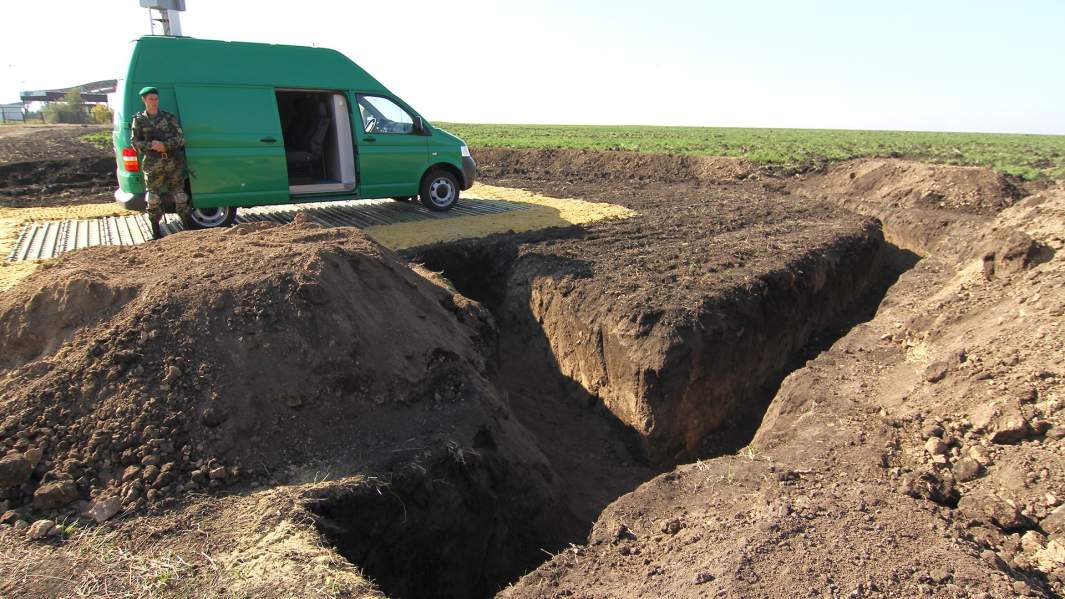 На строительстве укреплений в рамках проекта «Стена» на украинско-российской границе