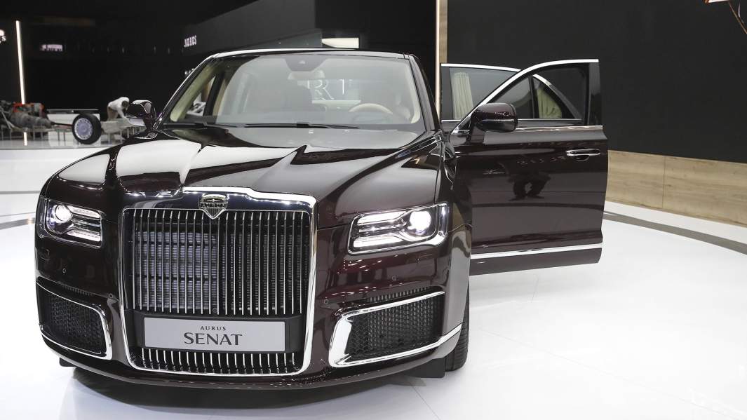 Автомобиль Aurus Senat на Московском международном автомобильном салоне 2018