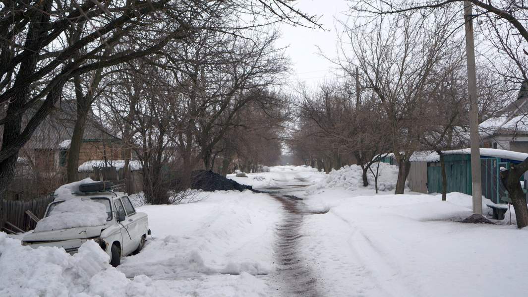 Ночью в Донецком стреляют, днем — спокойно