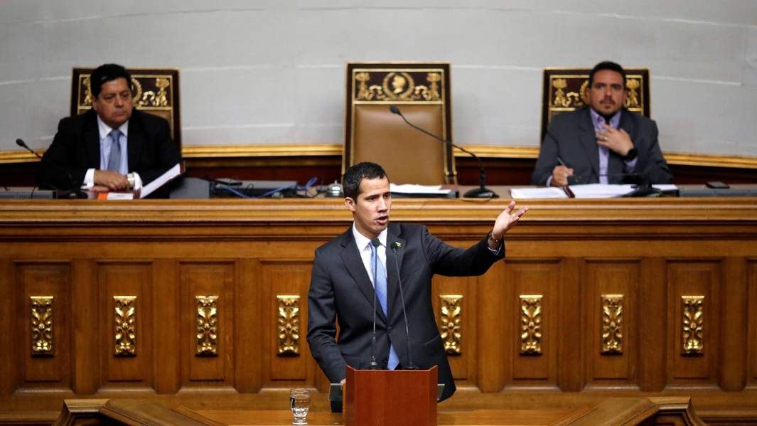 Лидер оппозиции Хуан Гуайдо принимает участие в заседании Национальной ассамблеи в Каракасе