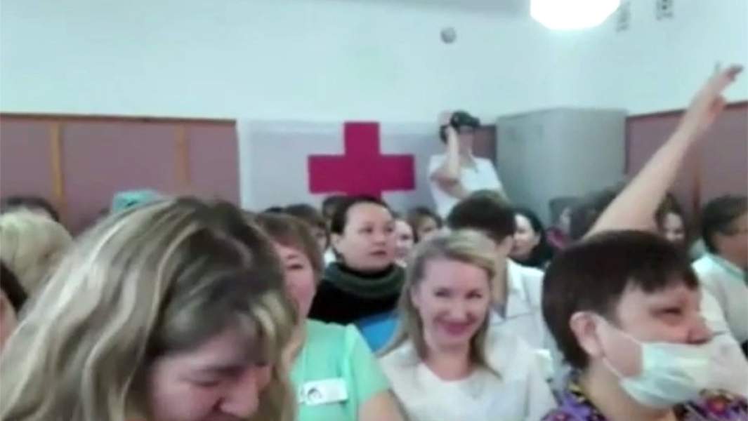 Сотрудники перинатального центра на встрече руководителя медцентра с представителем СПЧ при президенте РФ