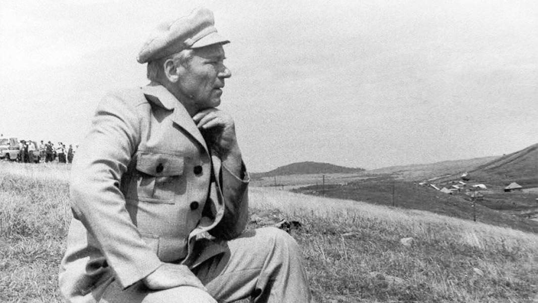 Михаил Калашников  в селе Курья на Алтае