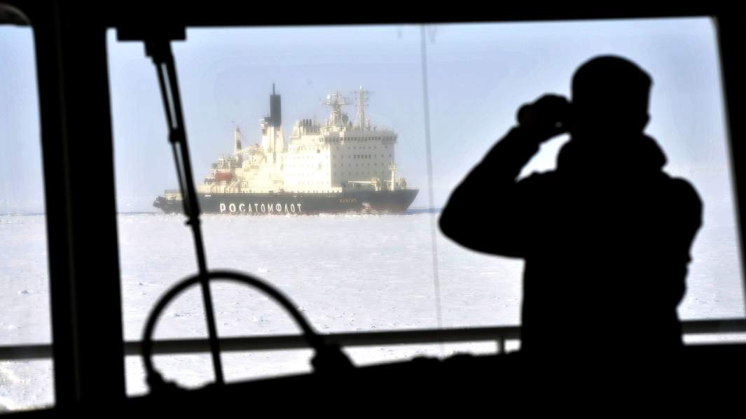 Атомный ледокол «Вайгач» на пути западного сектора Арктики - от Мурманска на Кольском полуострове до города Дудинка на полуострове Таймыр