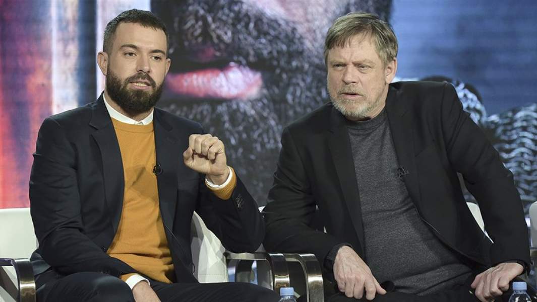 Актеры Том Каллен и Марк Хэмилл на панельной дискуссии в рамках Зимней конференции ассоциации телевизионных критиков в Пасадине