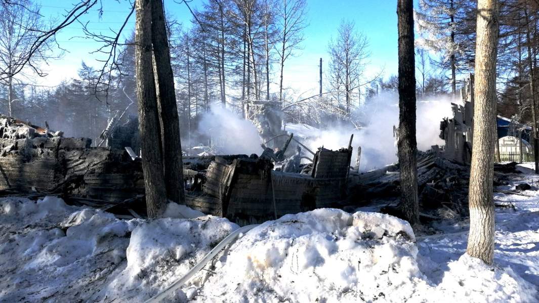 скгоревший дом поселк Уптар