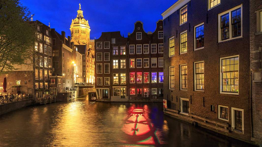 Квартал Красных Фонарей в Амстердаме