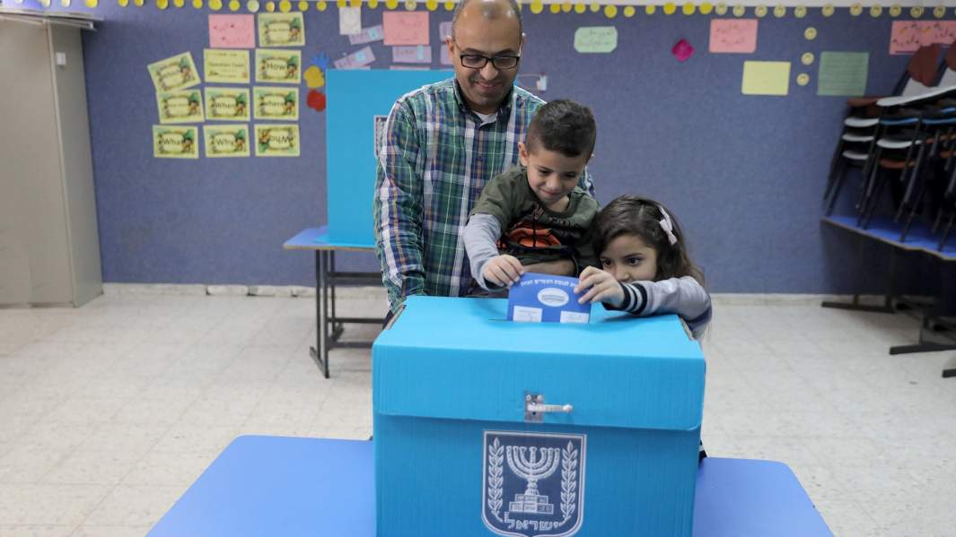 Израильтяне голосуют на парламентских выборах