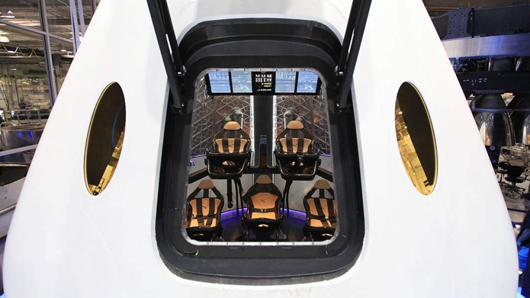 Кабина экипажа корабля Crew Dragon