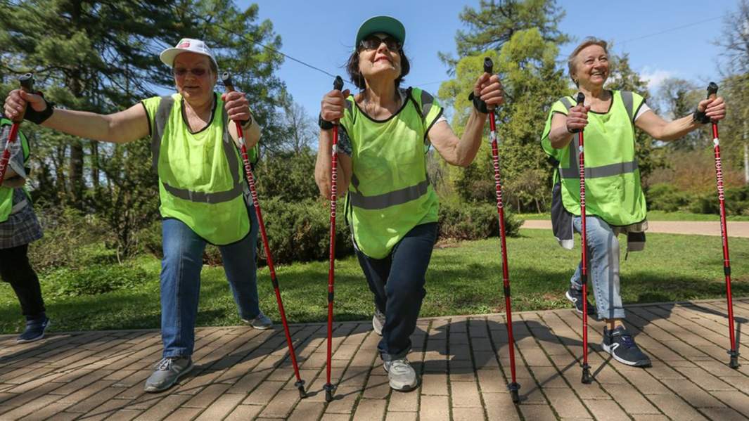 Занятия физкультурой в парке «Сокольники»