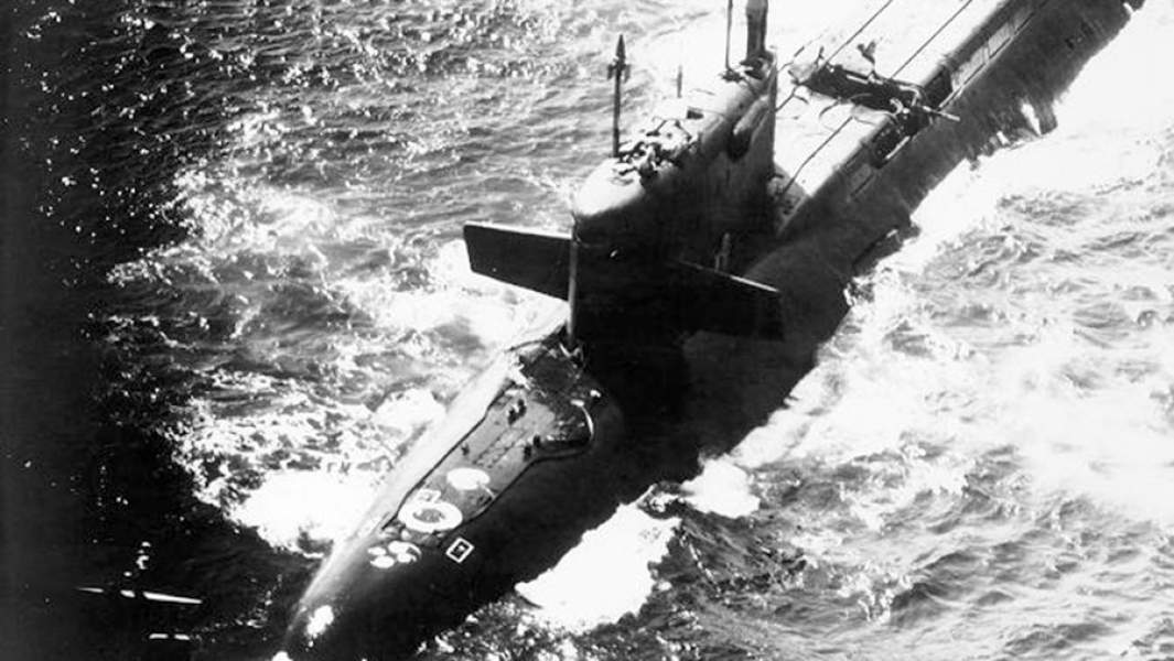 Поврежденная взрывом ракетная шахта атомной подводной лодки К-219