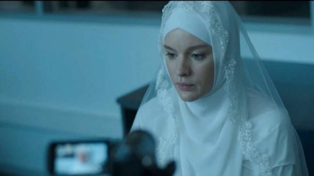 Кадр из сериала «Идентификация»