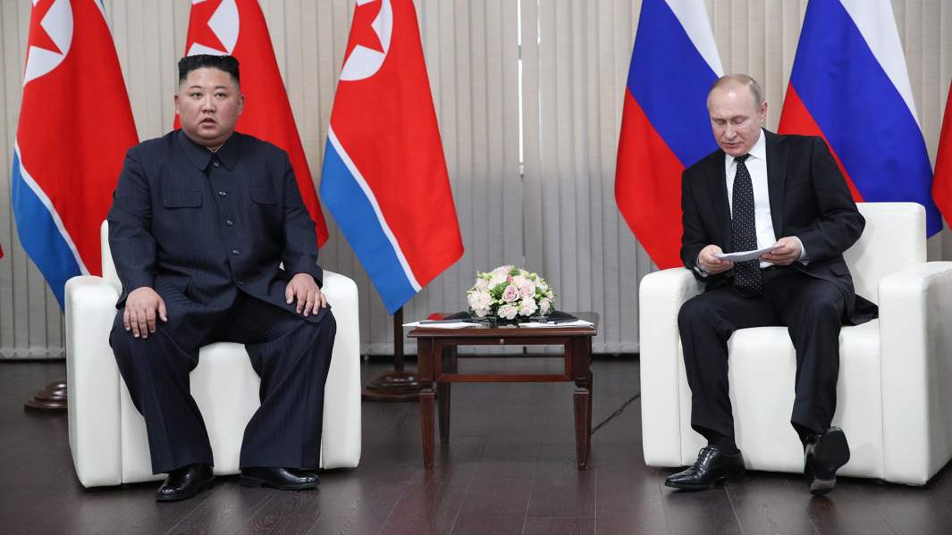 Лидер Северной Кореи Ким Чен Ын и президент России Владимир Путин 