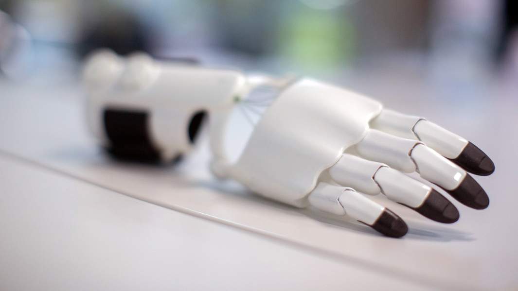 рука-протез