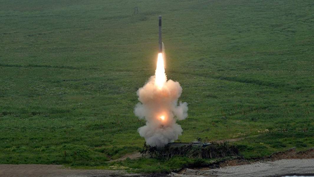 Пуск ракеты с берегового ракетного комплекса «Бастион»