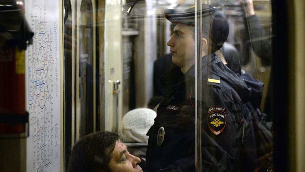 В Киеве у метро и ТРЦ стало больше полиции: кого будут останавливать - teremki58.ru