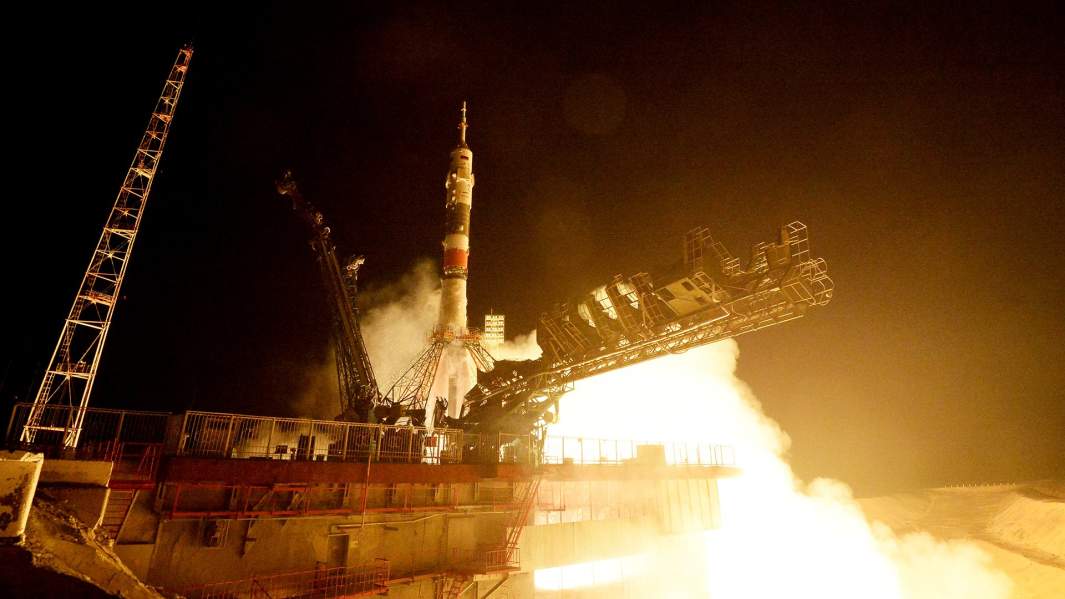 Старт ракеты-носителя «Союз-ФГ" с пилотируемым кораблем "Союз МС-12»