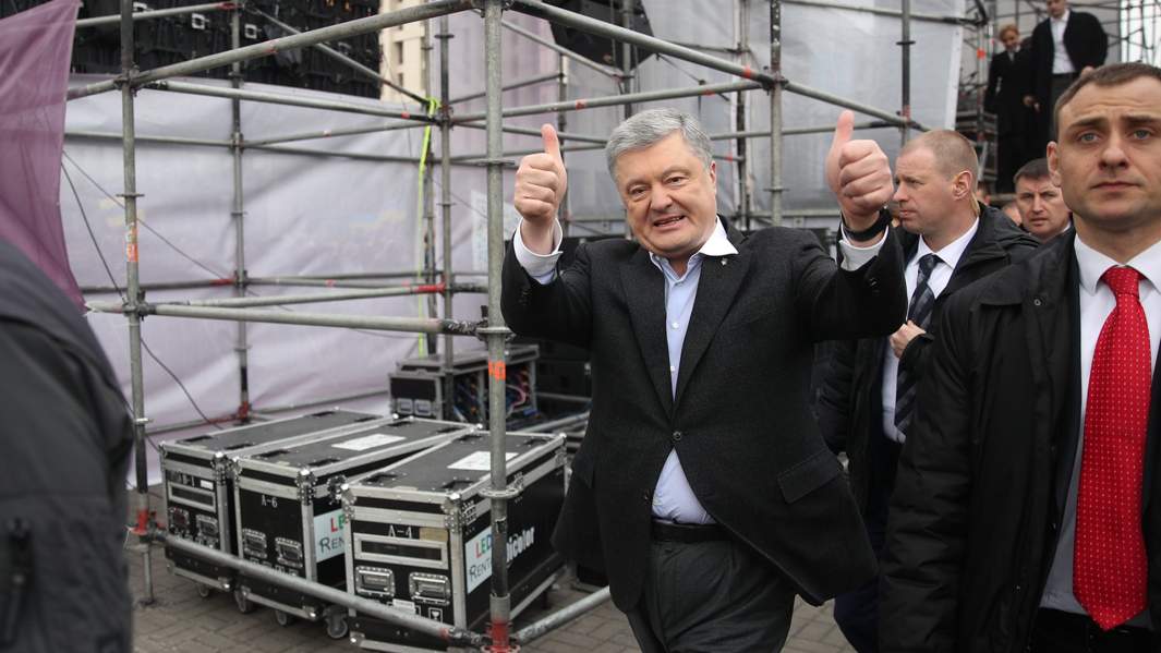 Президент Украины Петр Порошенко  на площади Независимости в Киеве