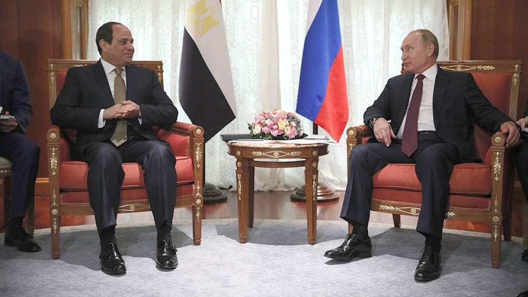 Президент РФ Владимир Путин и президент Арабской Республики Египет Абдель Фаттах Ас-Сиси во время встречи. 17 октября 2018 года