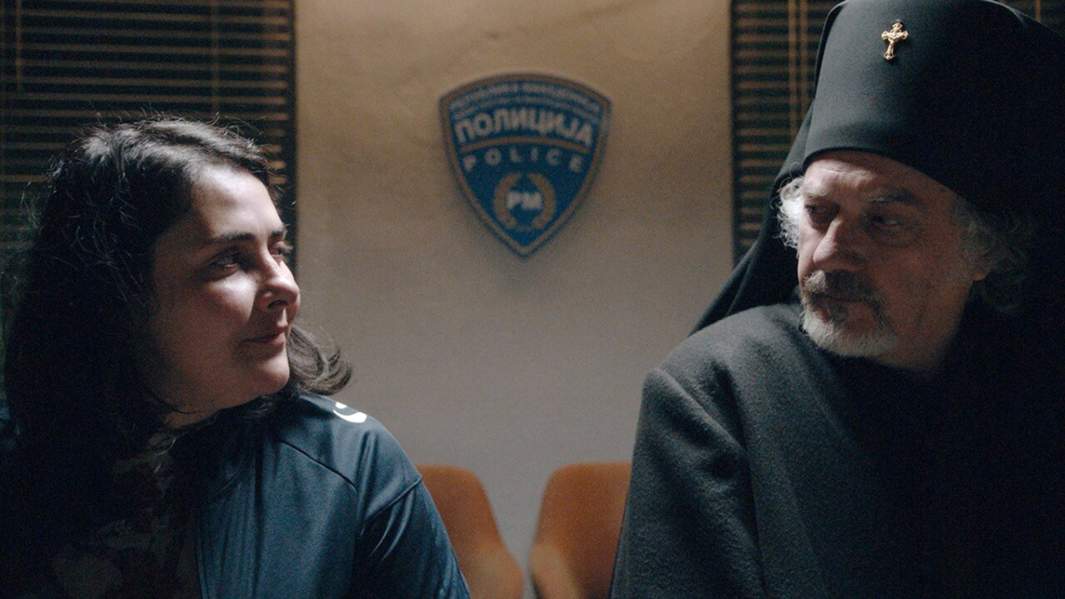 Кадр из фильма «Бог существует, ее имя — Петруния»