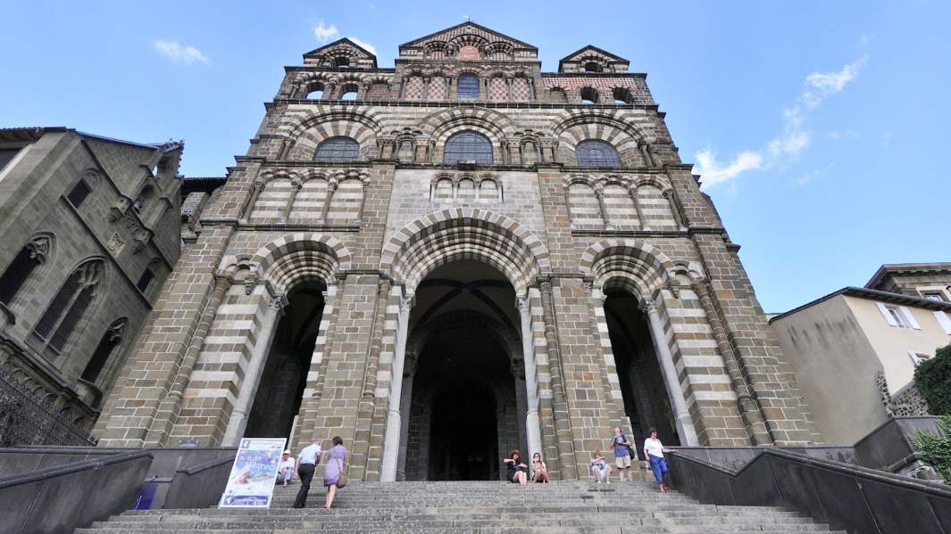 Собор Нотр-Дам-дю-Пюи, Грасс