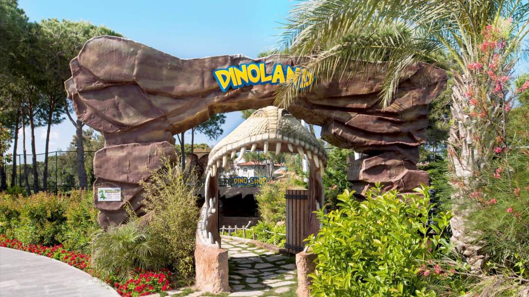 парк с динозаврами отель  Maxx Royal