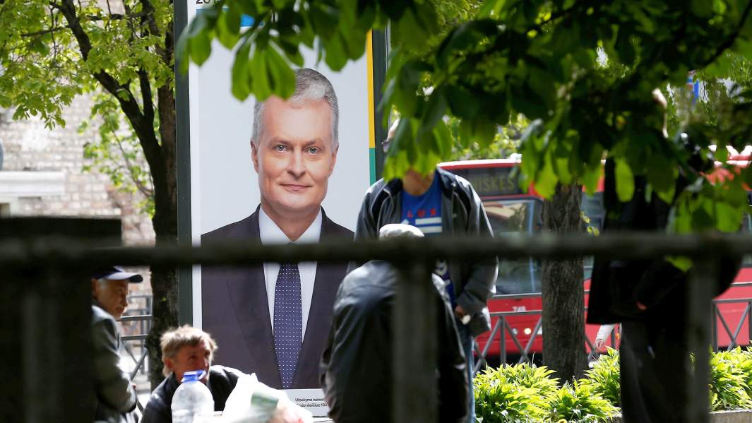 Плакат предвыборной агитации Гитанаса Науседы в Вильнюсе