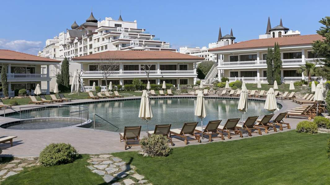 Mardan Palace  Lake house 