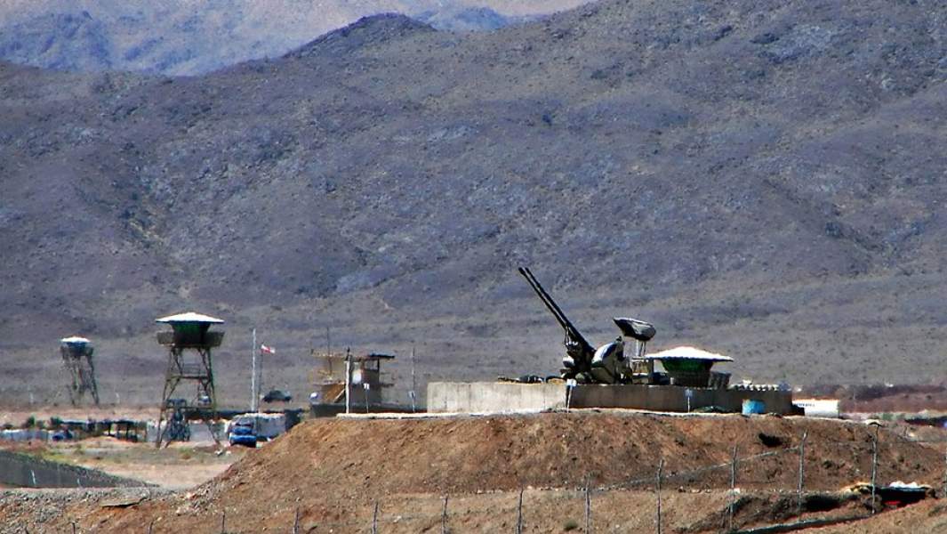 Противовоздушные орудия охраняют Натанзский ядерный завод