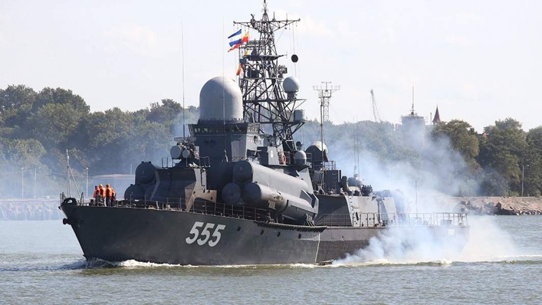 Малый ракетный корабль «Гейзер» во время выхода кораблей Балтийского флота в море