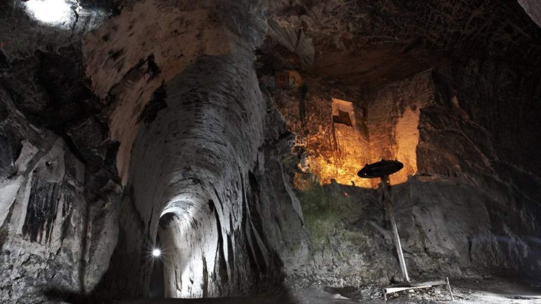 Пещеры Свято-Троицкого Каменно-Бродского Белогорского мужского монастыря, вырытые монахами с Афона. Ольховский район Волгоградской области, деревня Каменный Брод